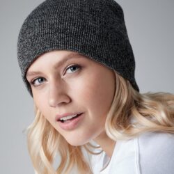 gorros-espigados-de-lana-de-buena-calidad